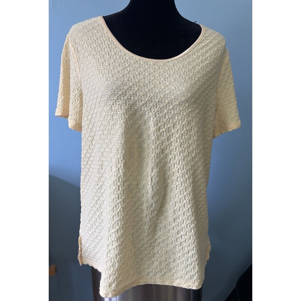White Stag Textured Pale Yellow Top (Women 1X, 16W) Short Sleeve Southern Shirt